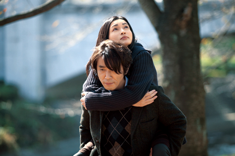 단조로운 여인